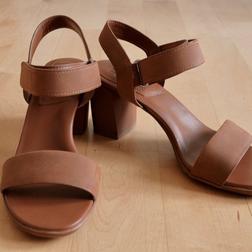 Like New! Naturalizer Gen N Block Heel Sandal - Women's 8.5M US / 38.5 EU